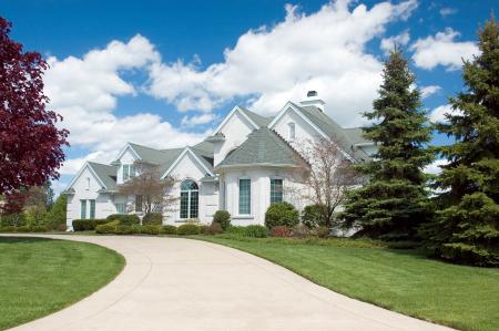 4 Reasons You Need Professional Driveway Washing